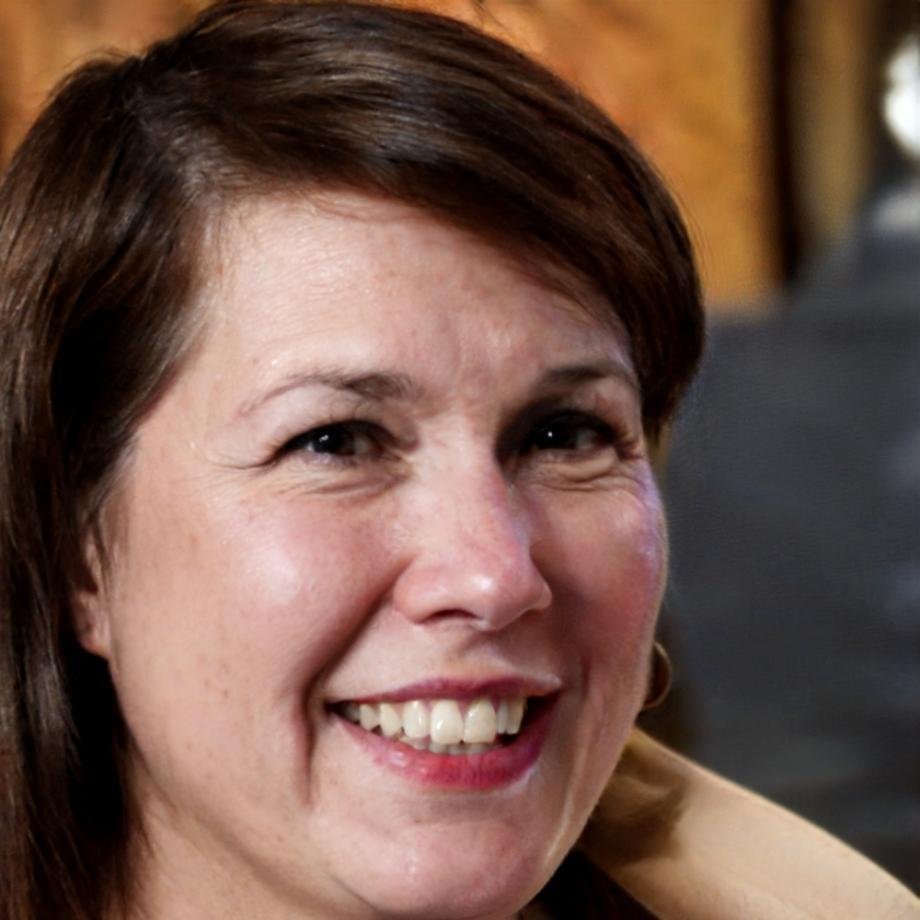 Анна Искакова - куратор программы